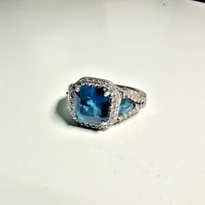 Judith Ripka 925 Sterling Asscher London Blue Topaz 3 Stone Ring SZ 8.25GORGEOUS
